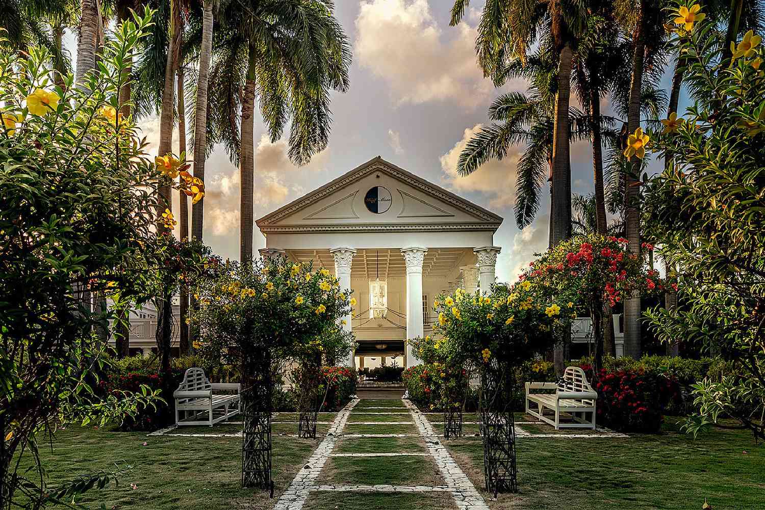 Lester’s Bar at Half Moon Resort Montego Bay, Jamaica