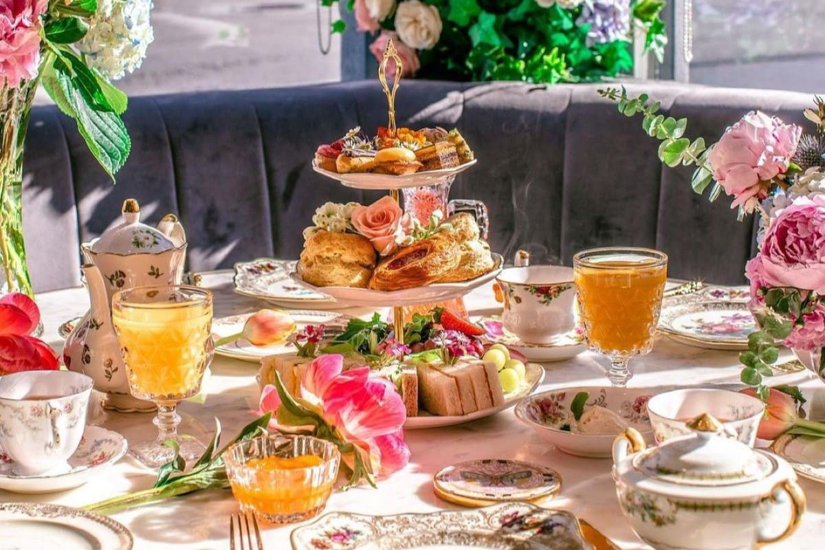 Dartealing Lounge Cafe Restaurant in San Francisco, CA