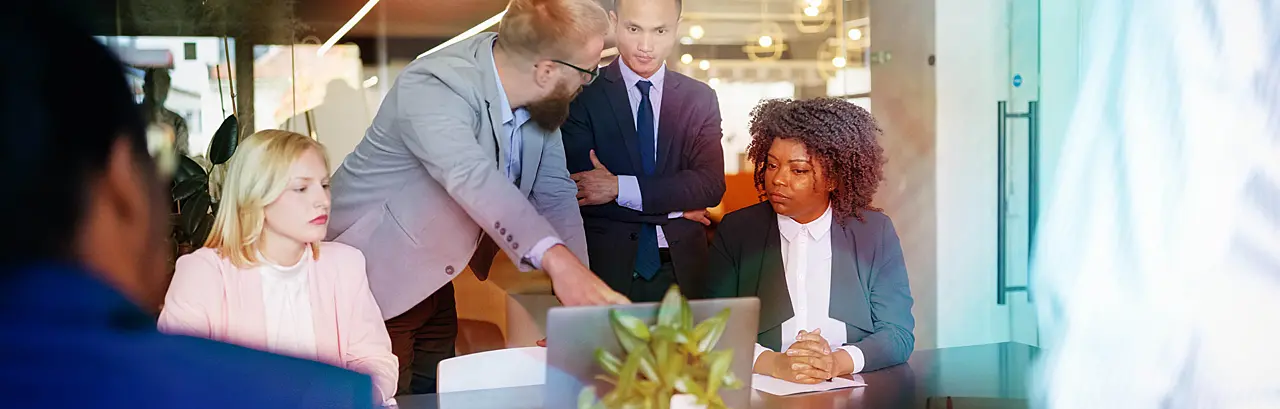 Cybercriminal experts solving IT problems