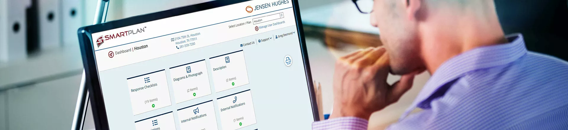 man on computer using the SMARTPLAN digital platfrom