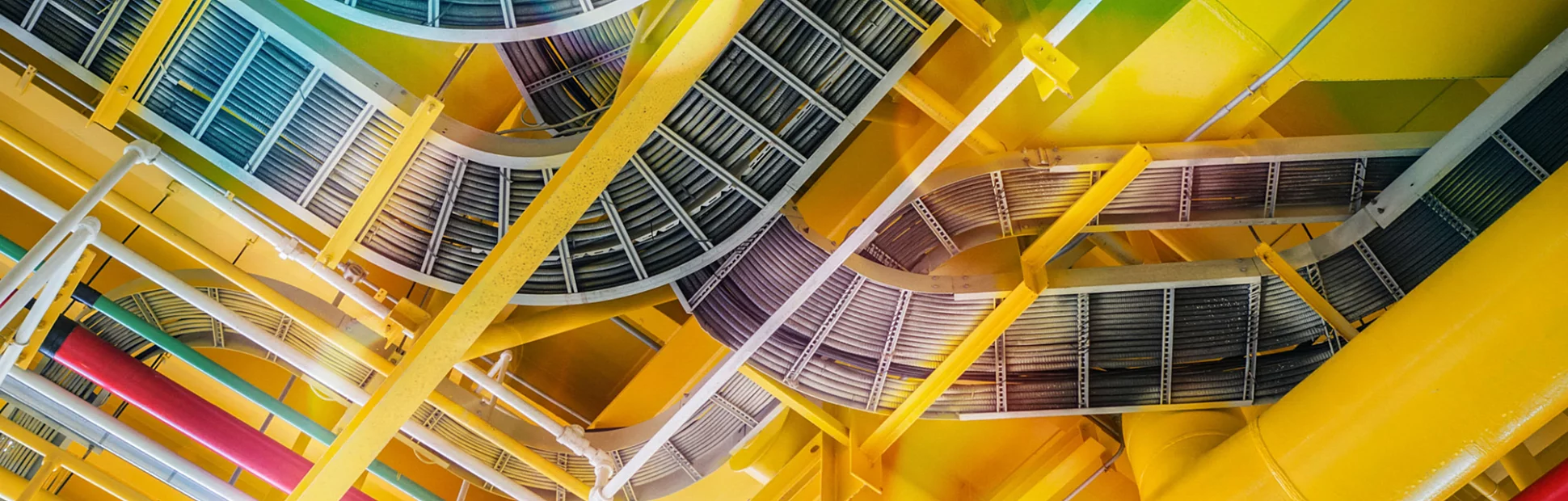 Cable tray and piping construction on site