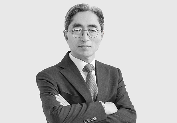 A headshot image of Seungmin (Simon) Park