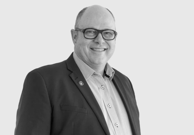 A headshot image of Daryn Glasgow