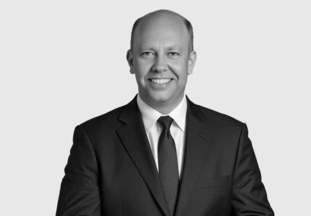 A headshot image of Arnie Fie