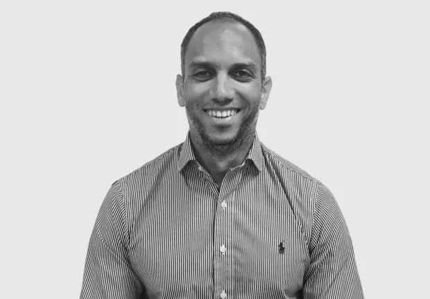 A headshot image of Julien Niven