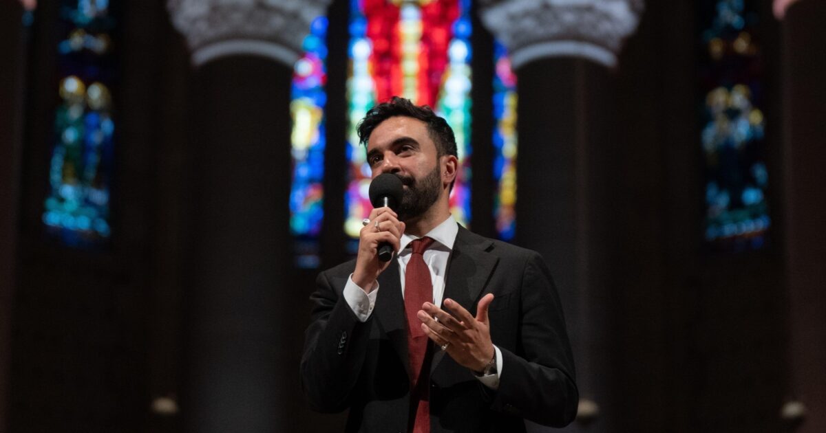 Anti-Mamdani Letter Draws Support from Liberal Rabbinate - The letter revealed a split between liberal rabbis backing the mayoral nominee and those opposing him over his positions on Israel.