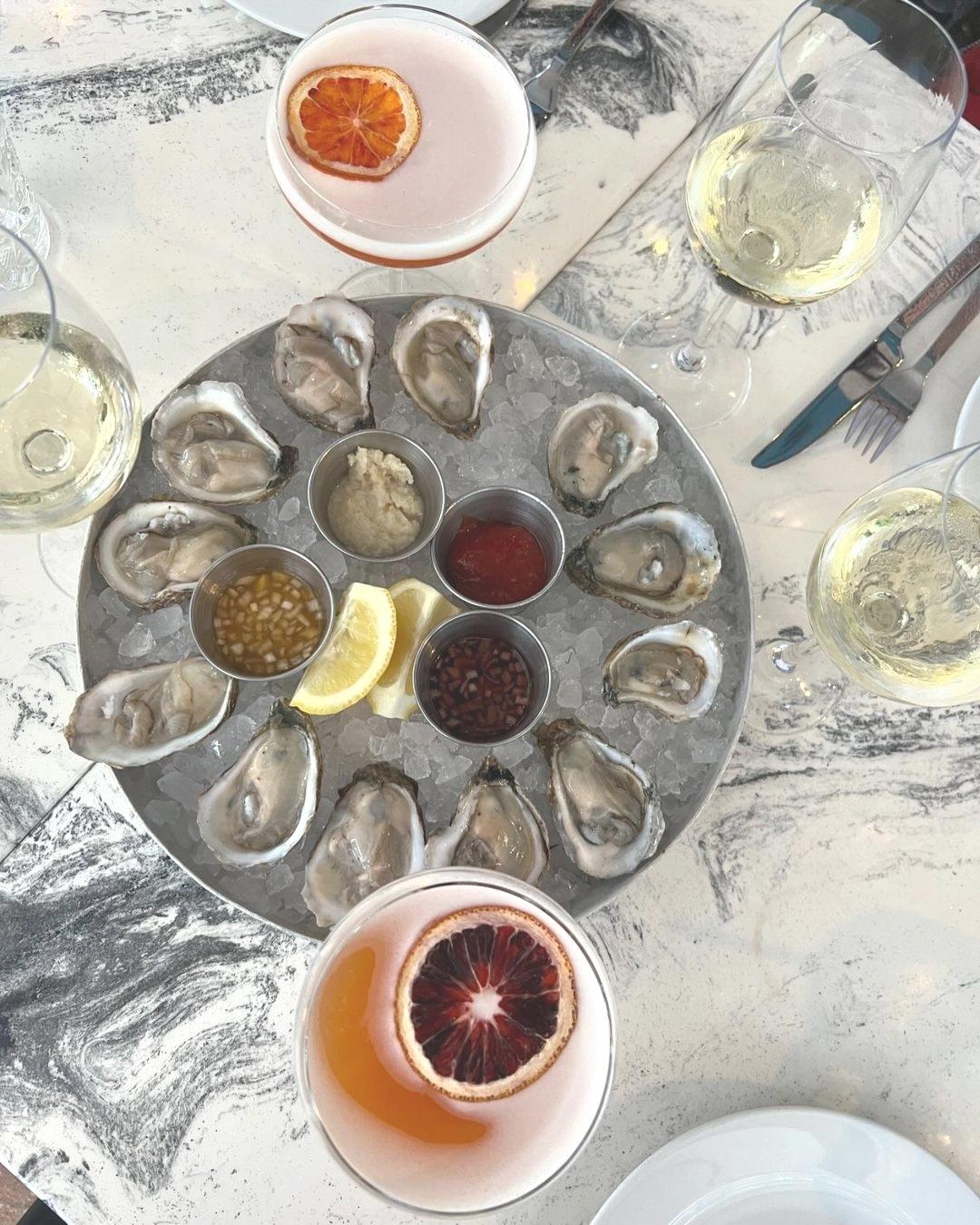 Lucky Shuck Jupiter oysters raw bar