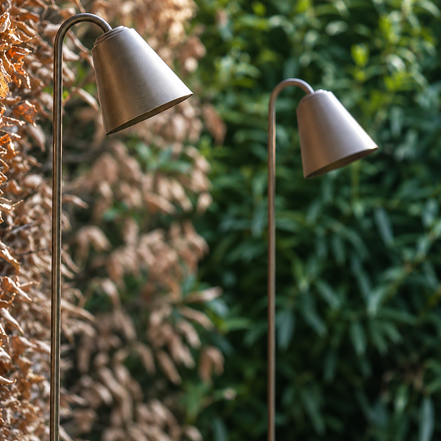 Snowdrop-2-Bullard-Bollards-Lighting-5.png