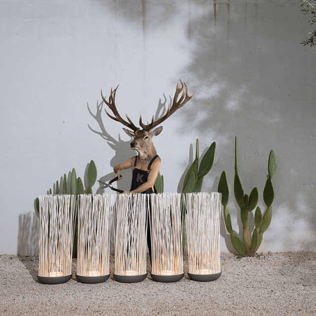 Don_t-touch-outdoor-floor-lamp4 (1).png