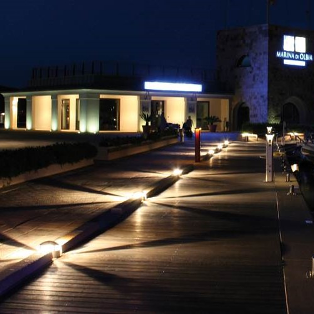 D32-MiniZac-Bollard-Bullards-Lighting-5.png