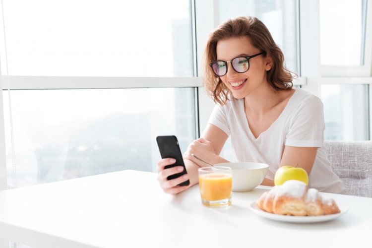 Good Morning Paragraphs: 55 Touching Expressions to Make Her Day