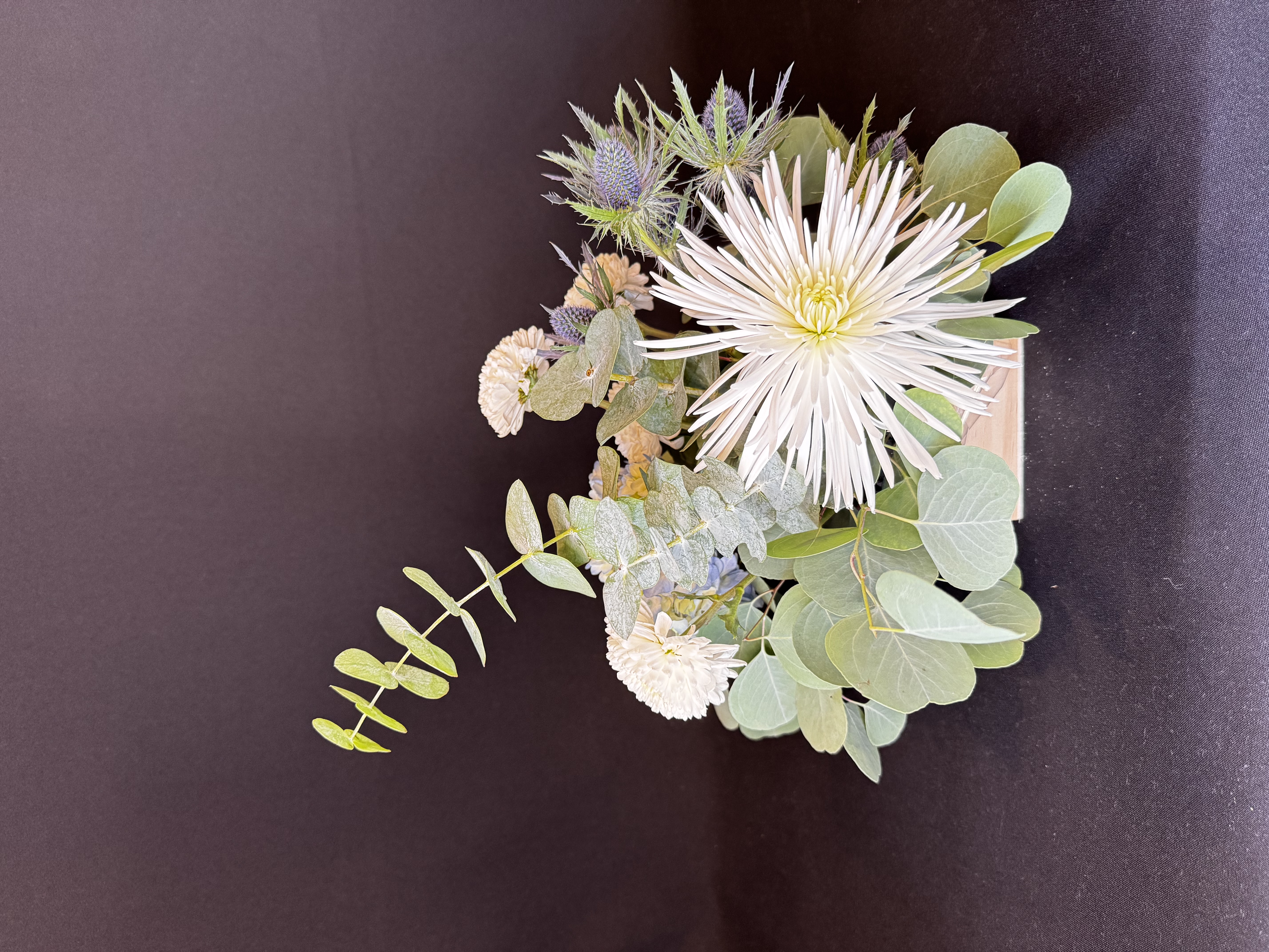 Signature medium arrangement in a wooden box