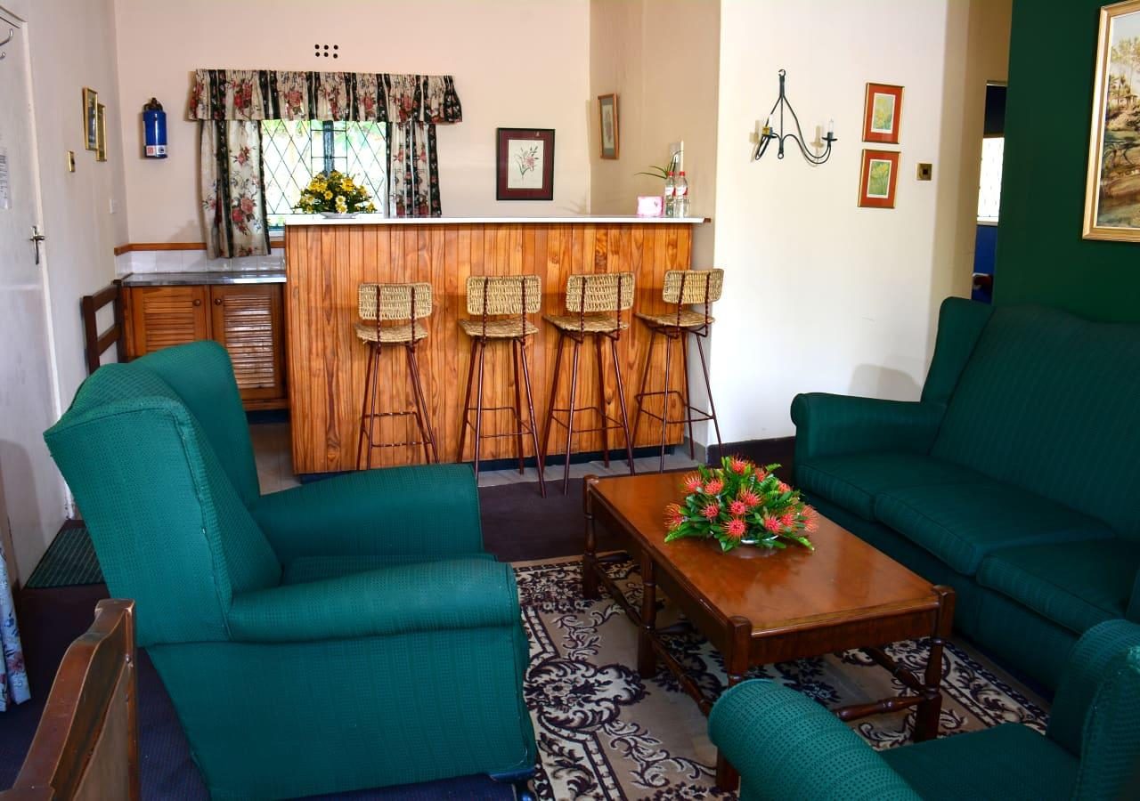 Inn On The Vumba Cottage Lounge And Bar Area