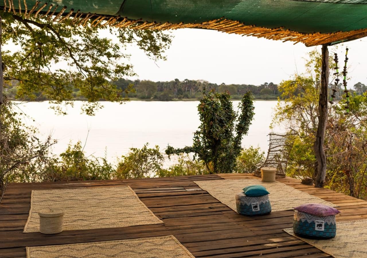 T Mvuu Lodge Yoga On The Deck