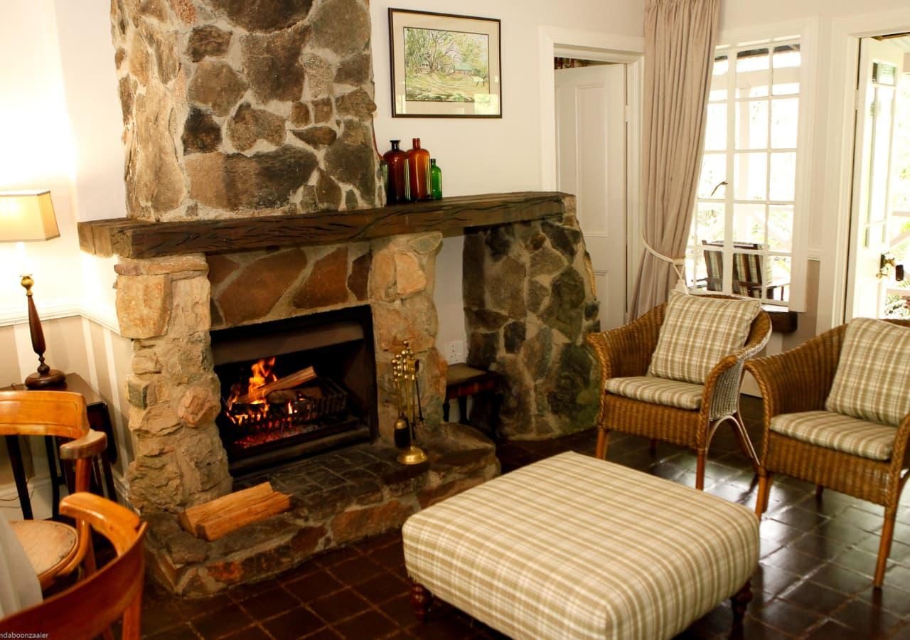 B lodge lounge with a fireplace