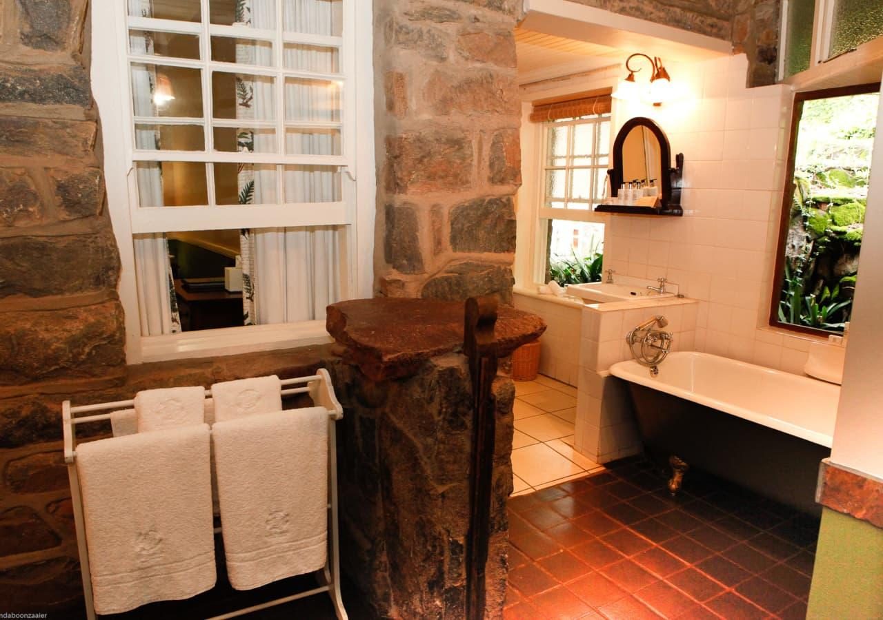 Guest bathroom with a bathtub