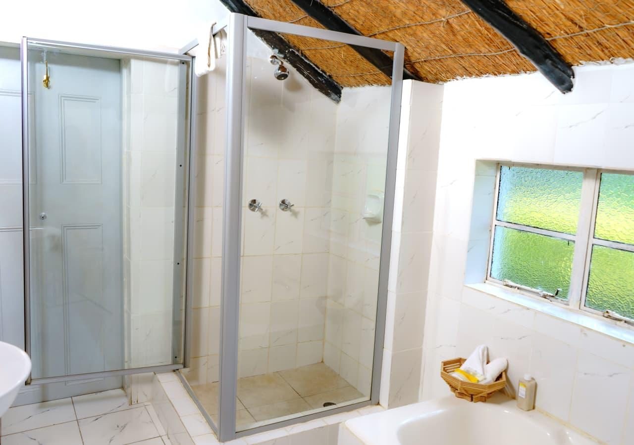 Guest ensuite bathroom