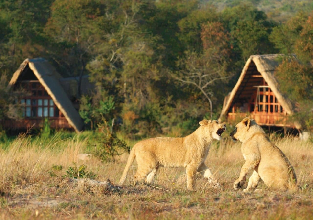 L island lodges exterior
