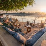 L outdoor lounge