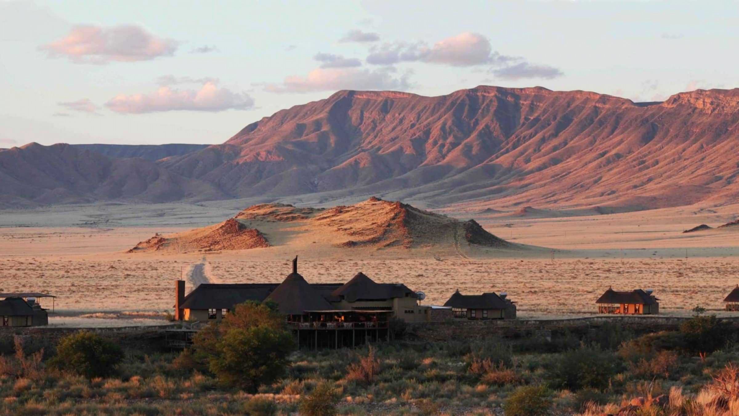 Hoodia Desert Lodge hero