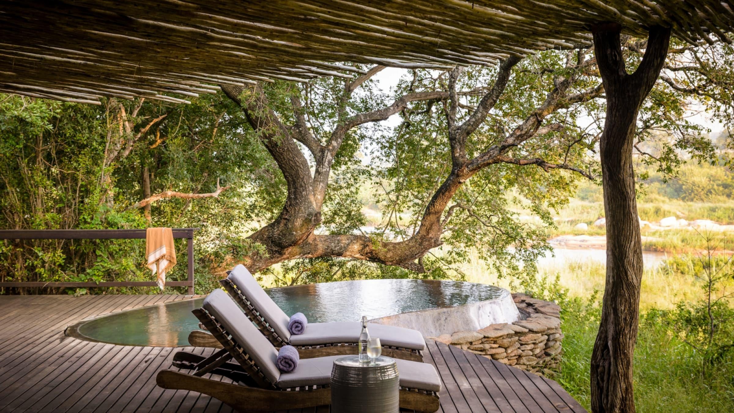 H boulders lodge pool