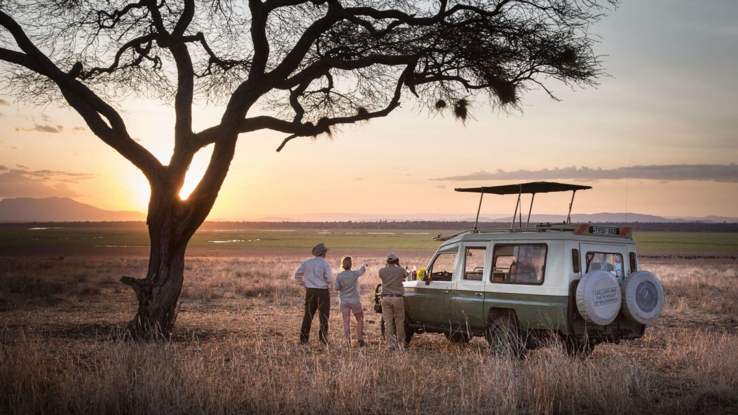 Kuro tarangire travel guides hero sunset sundowners