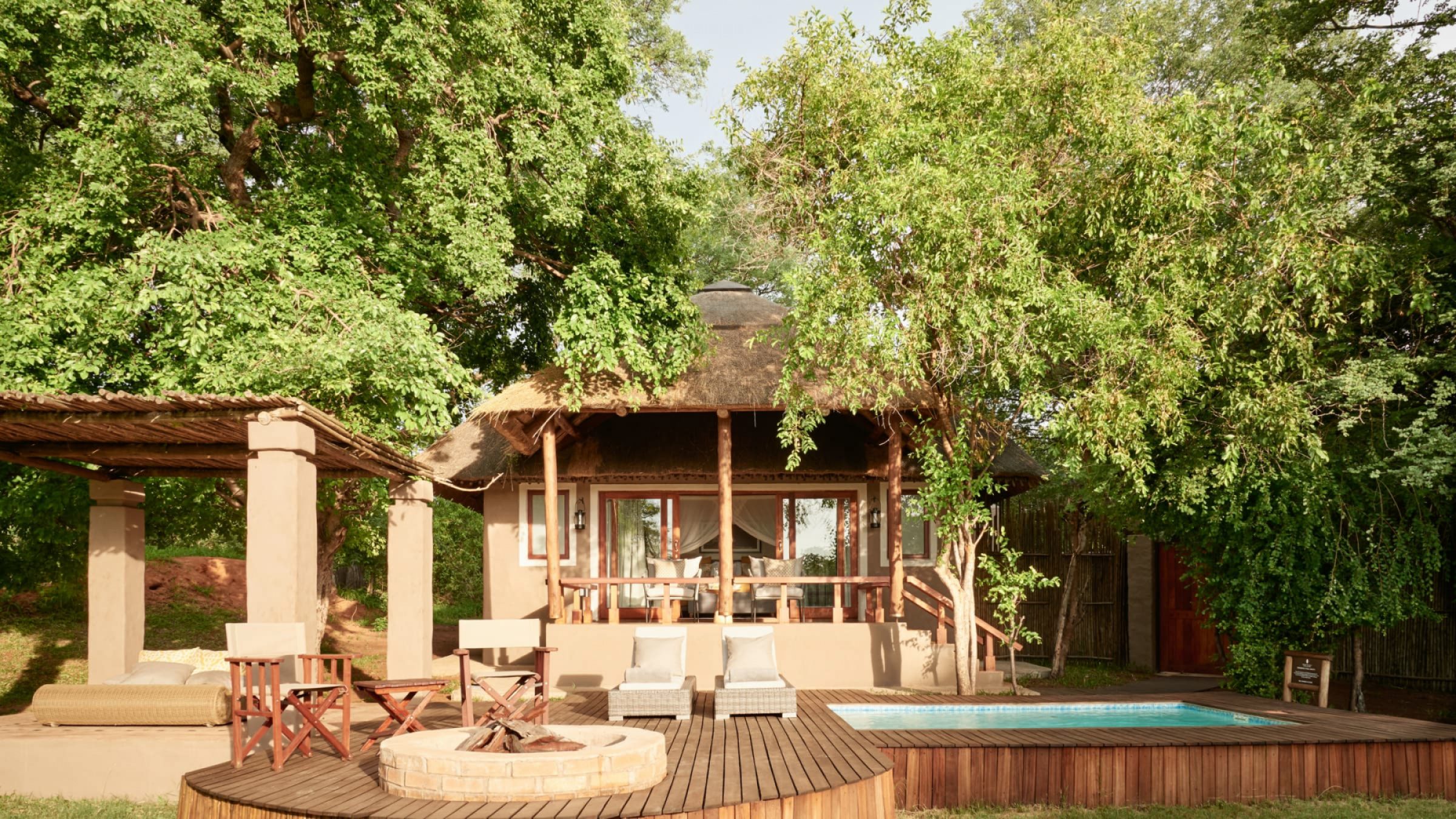 Sanctuary chobe chilwero exterior view of the lodge 2400