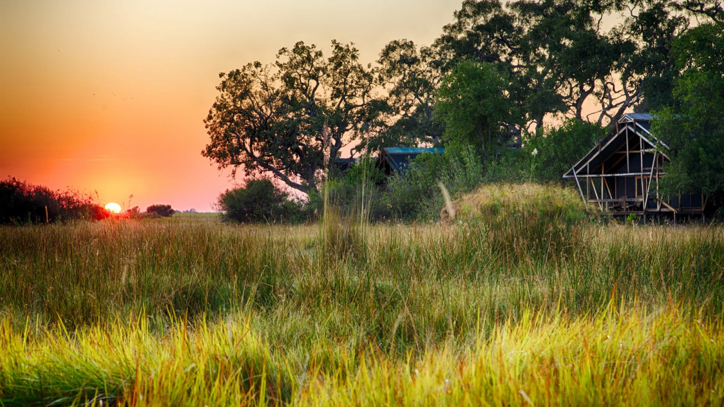 Lebala camp landscape at sunrise 2400