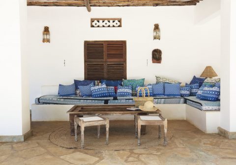 Kinondo kwetu family room veranda 1280