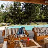 House of waine drinks by the poolside 1280