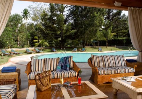 House of waine drinks by the poolside 1280