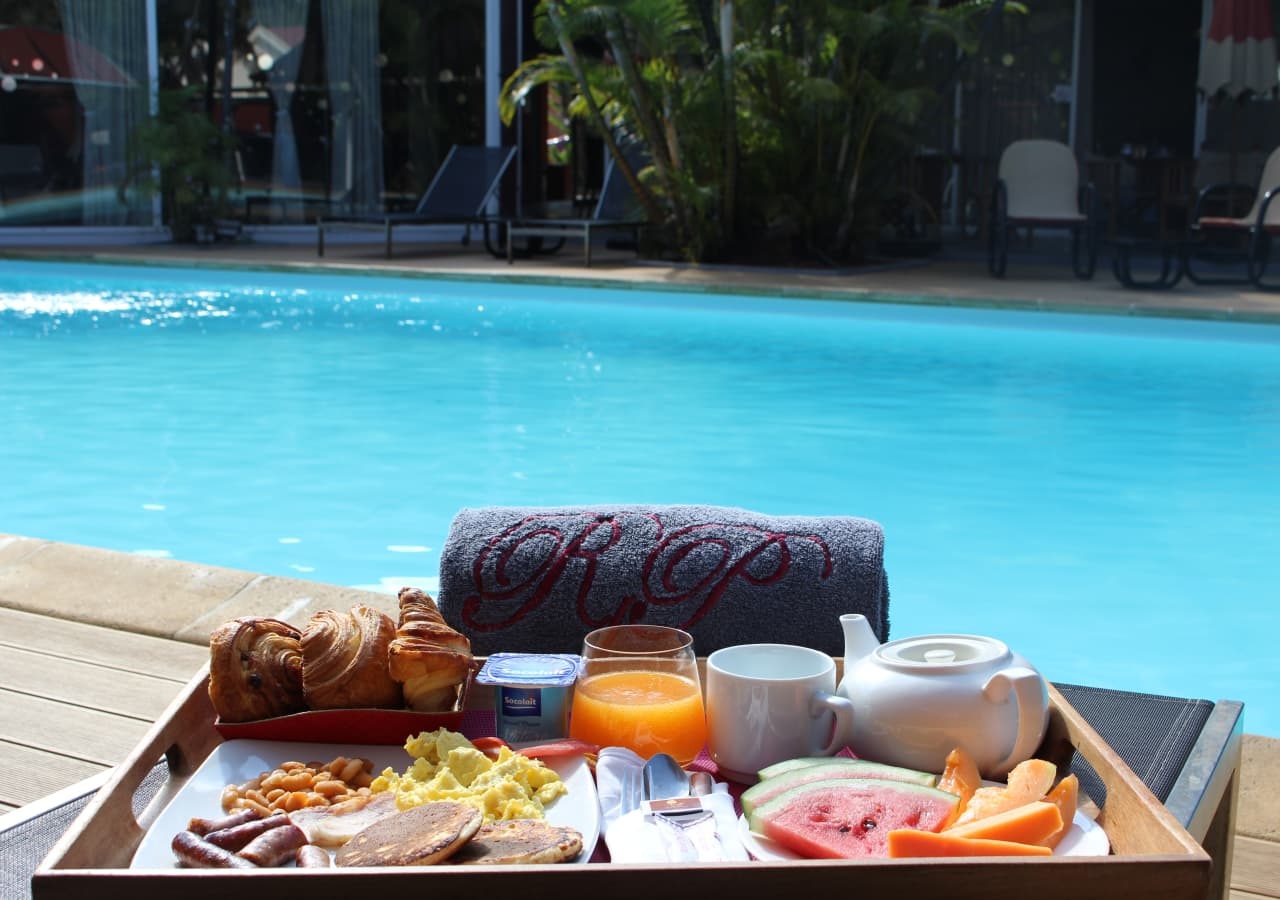 Relais des plateaux breakfast by the pool 1280