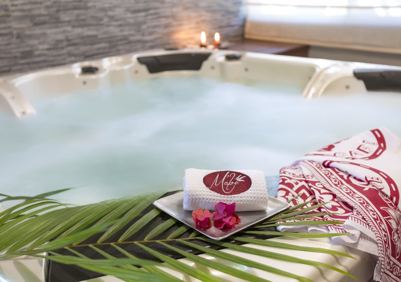 Relais des plateaux jacuzzi and wellness experience 1280