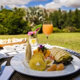 Le jardin du roy outdoor breakfast dining 1280
