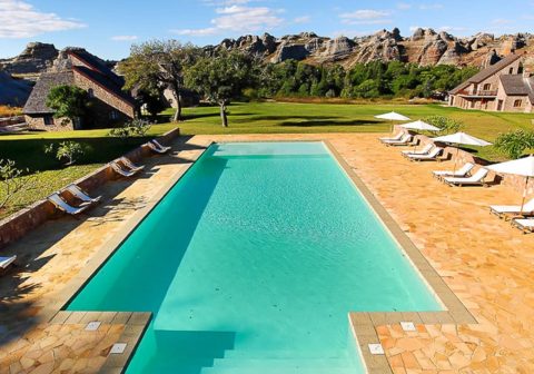 Le jardin du roy swimming pool and lounge area 1280