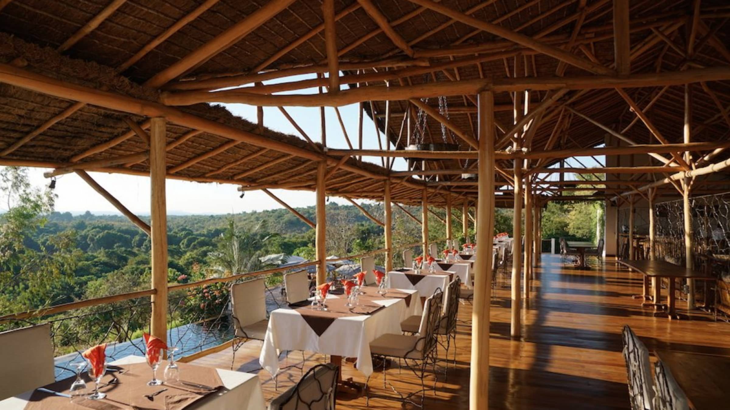 Le soleil des tsingy main guest dining area 2400