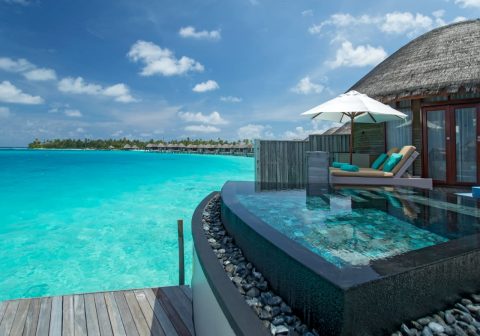 Constance halaveli water villa infinity pool 1280