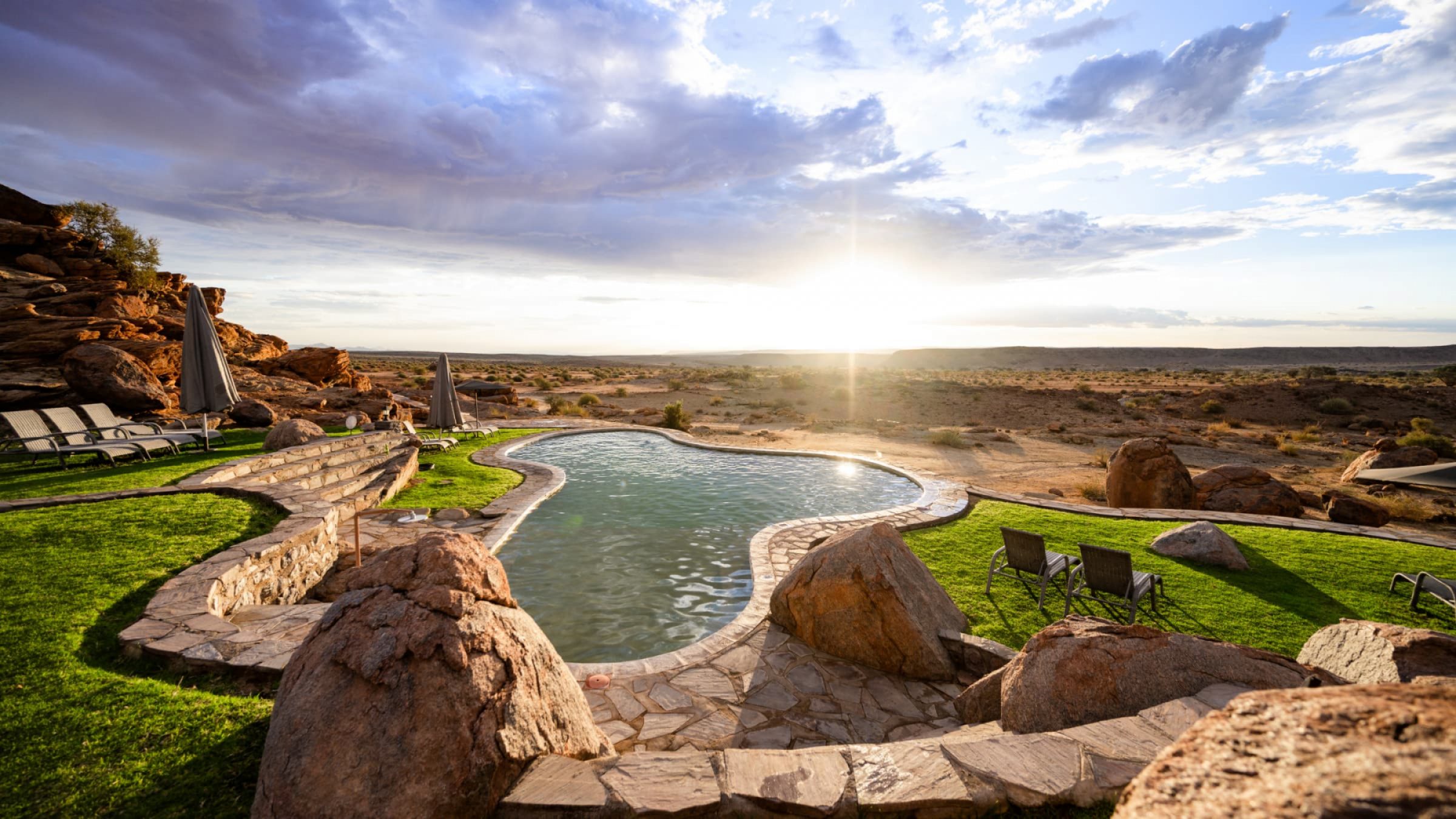 Canyon lodge swimming pool with a view 2400