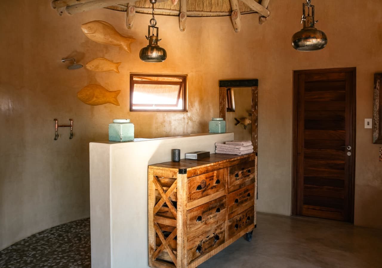 Kalahari red dunes lodge guest bathroom 1280