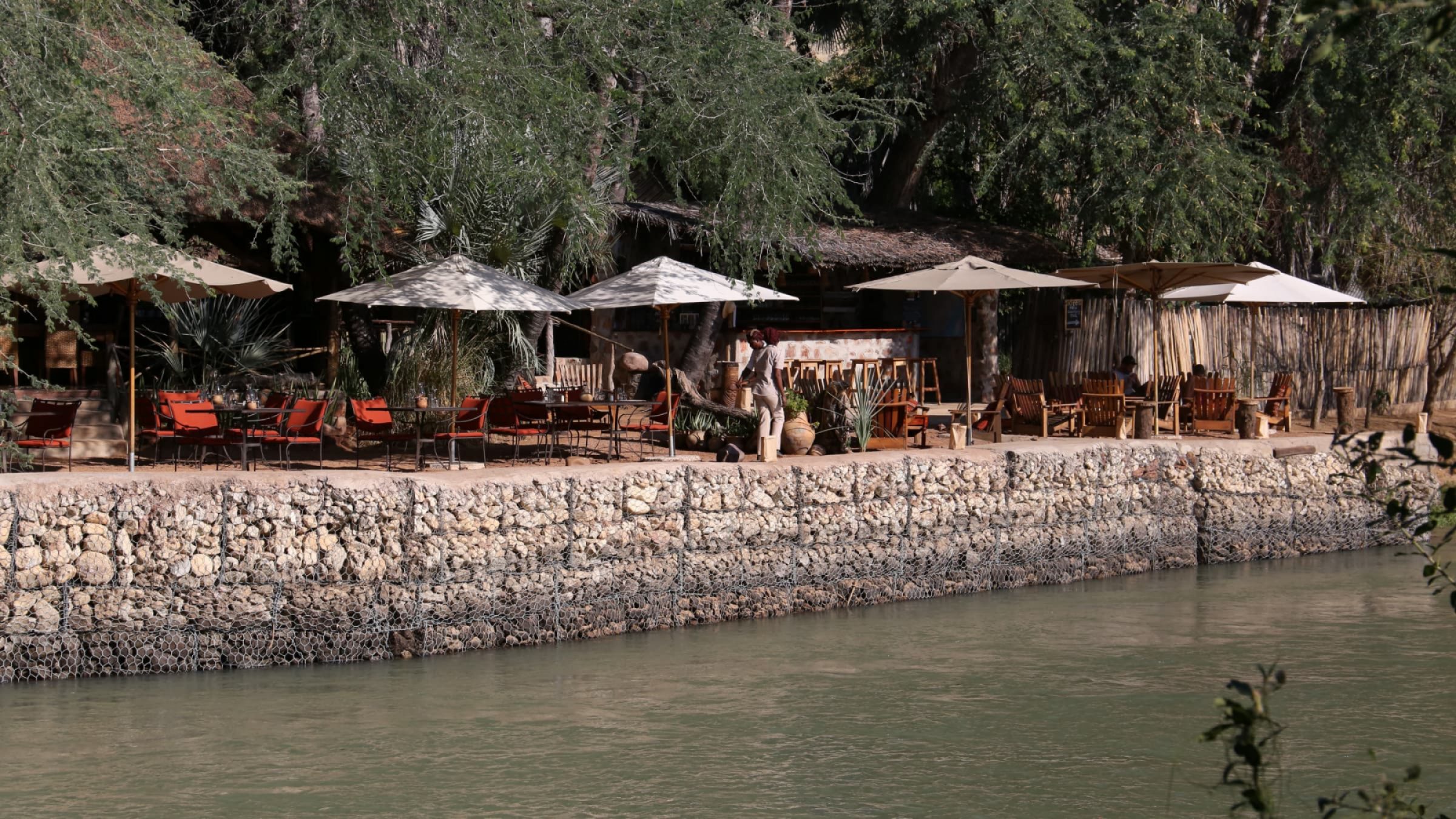 Epupa camp camp on the river 2400
