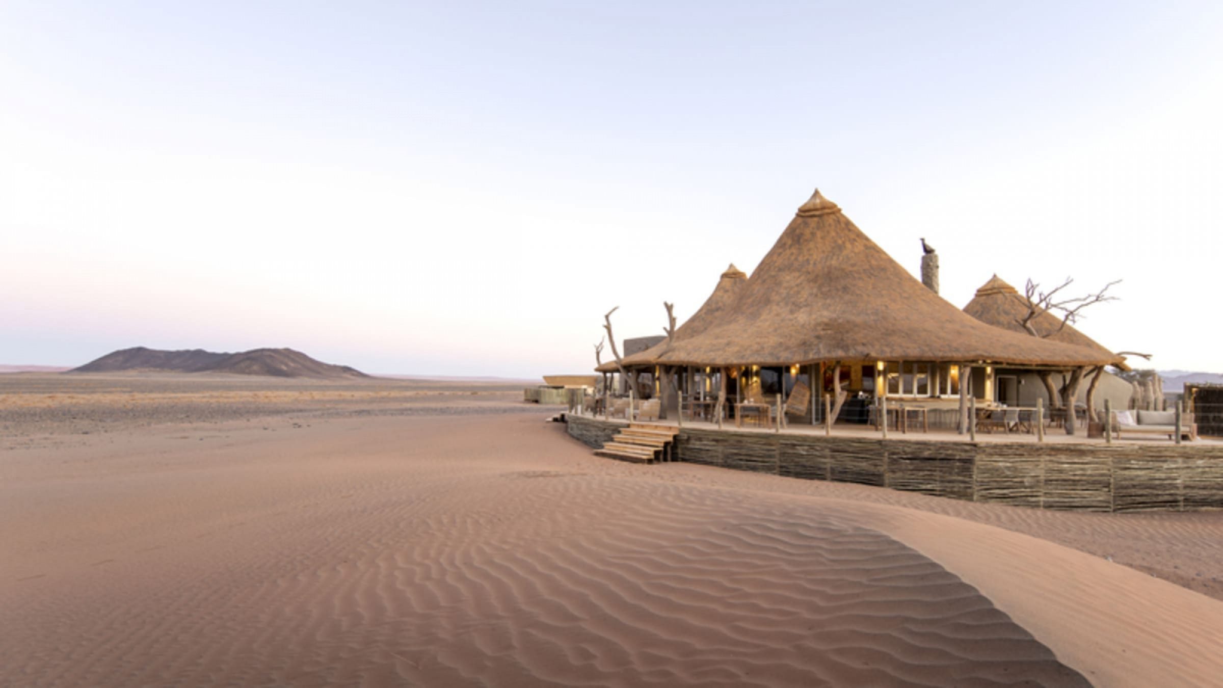 Little kulala exterior view of the lodge 2400
