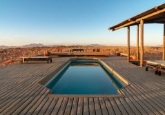 Wolwedans desert lodge swimming pool 1280