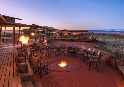 Wolwedans desert lodge evening at the firepit 1280