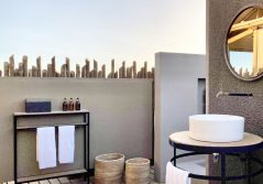Wolwedans dune camp outdoor bathroom 1280