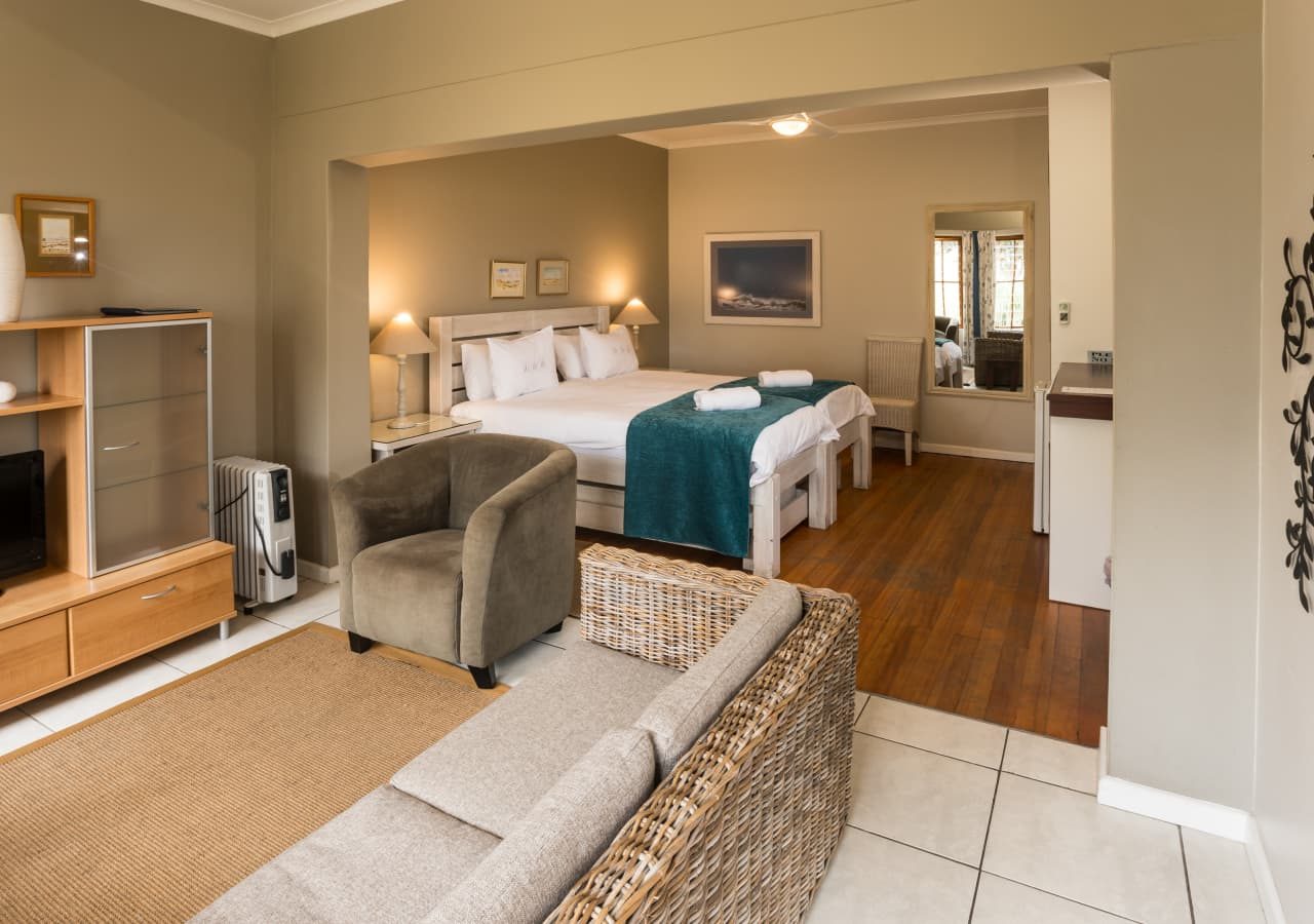 Cornerstone guesthouse family bedroom with a lounge 1280