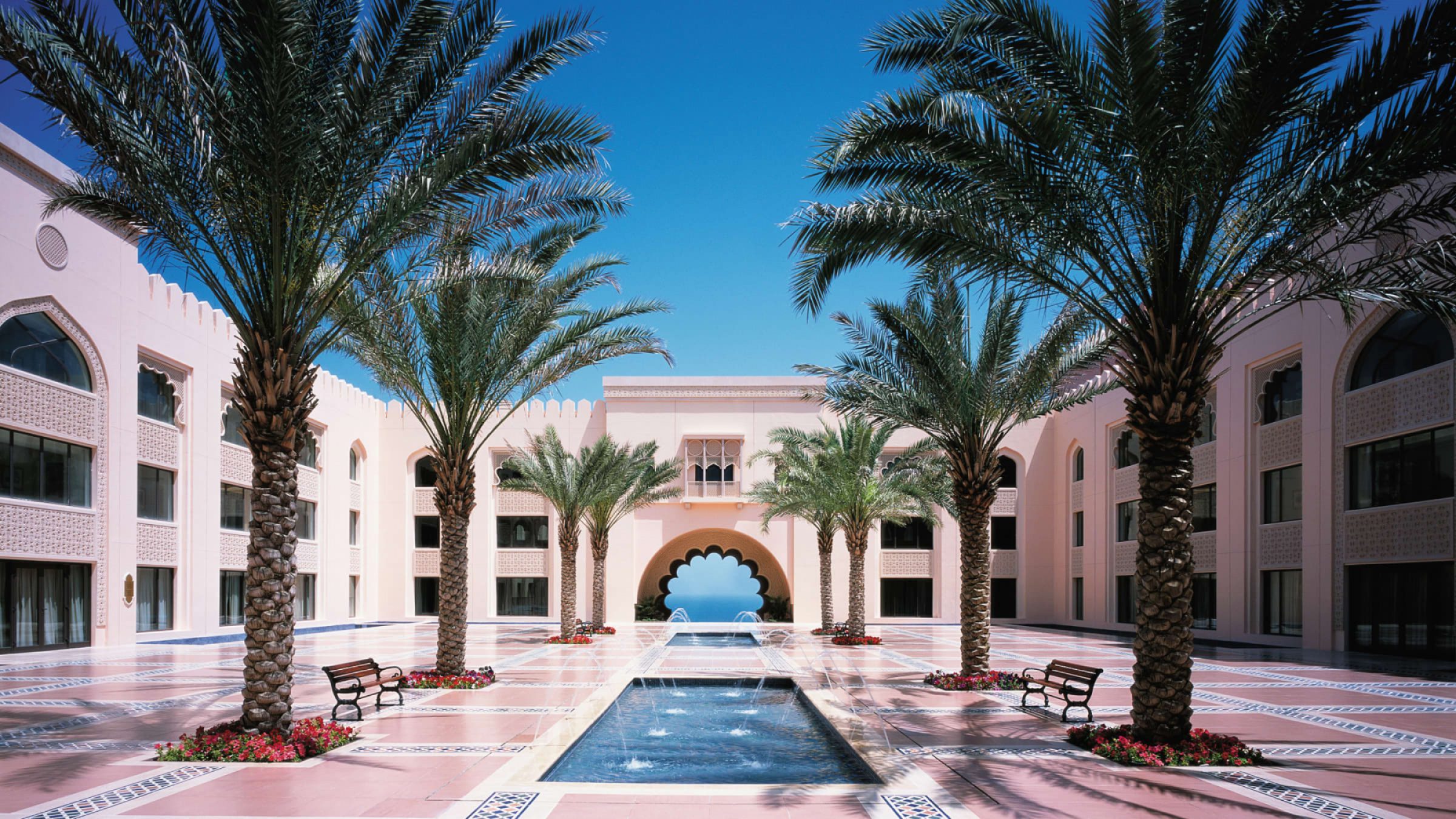 Al husn at shangri la barr al jissah resort and spa interior courtyard view 2400