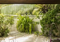 Denis private island outdoor bathroom 1280