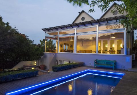 Four rosmead boutique guesthouse swimming pool 1280
