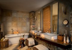 Kwandwe ecca lodge suite bathroom 1280