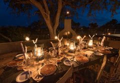 Kambaku river sands outdoor dining 1280